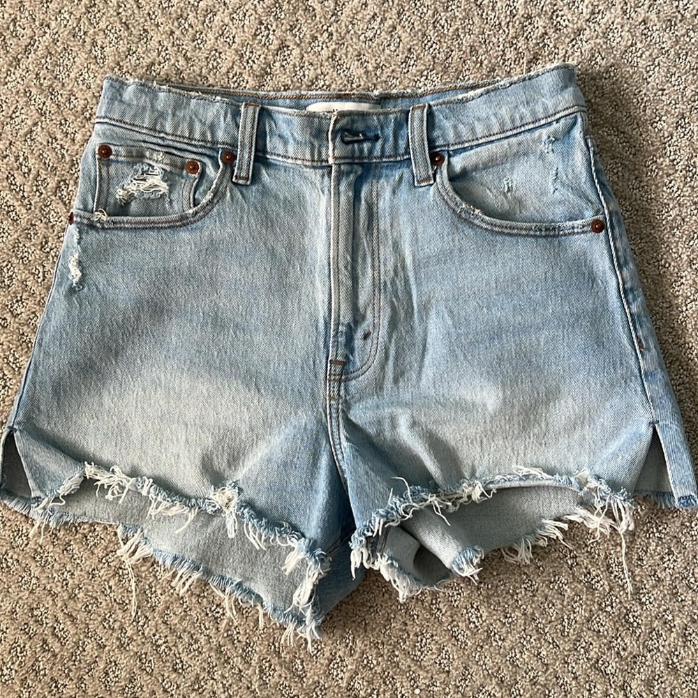 A&F High Rise 90s Cutoff Short - Picture 7 of 14